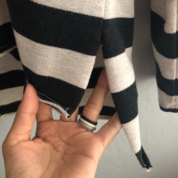 Amuse‎ Society Black V-Neck Striped Long Sleeve Top - Picture 7 of 10